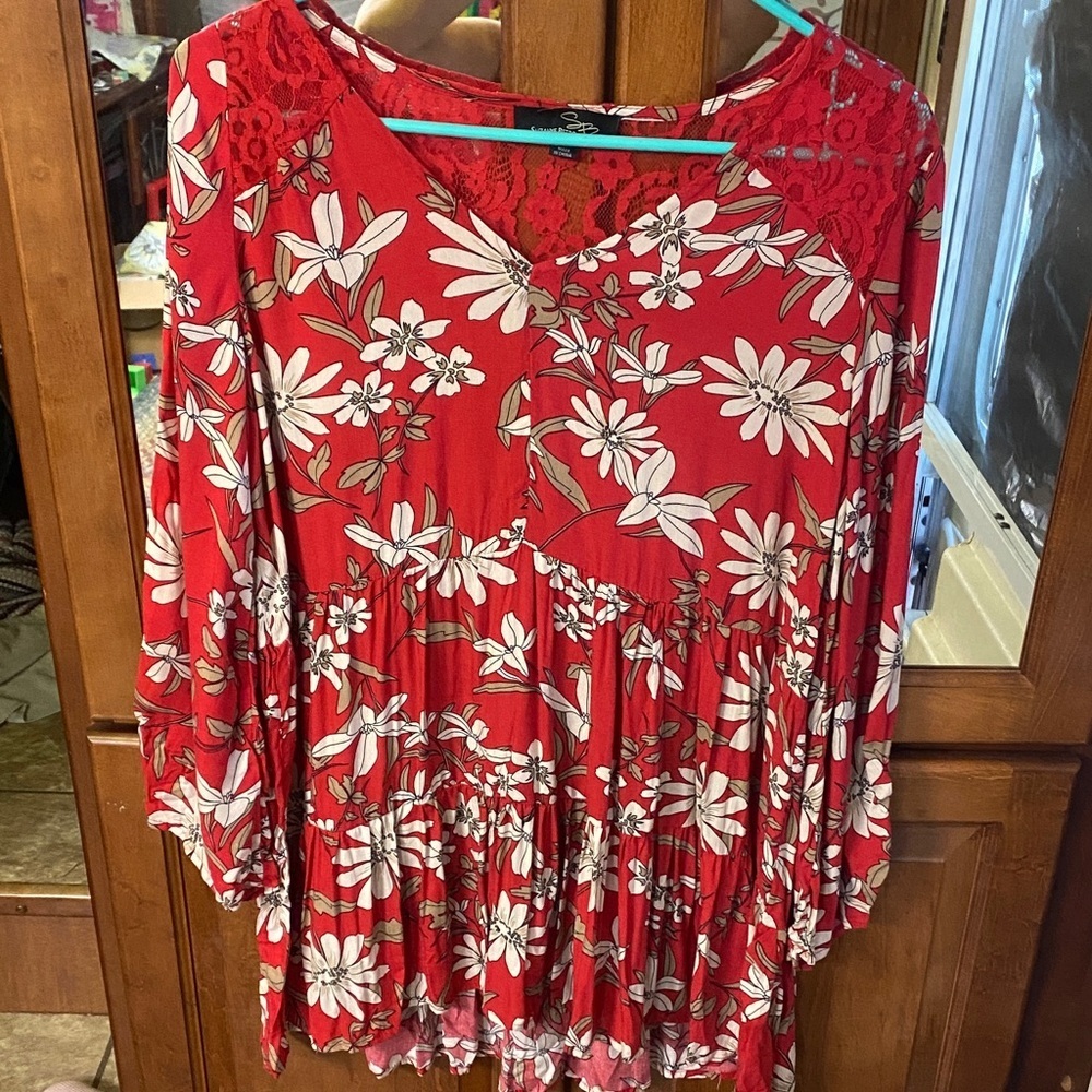 Suzanne Betro Red Floral Boho Lace Medium Pleated Tunic Office Academia